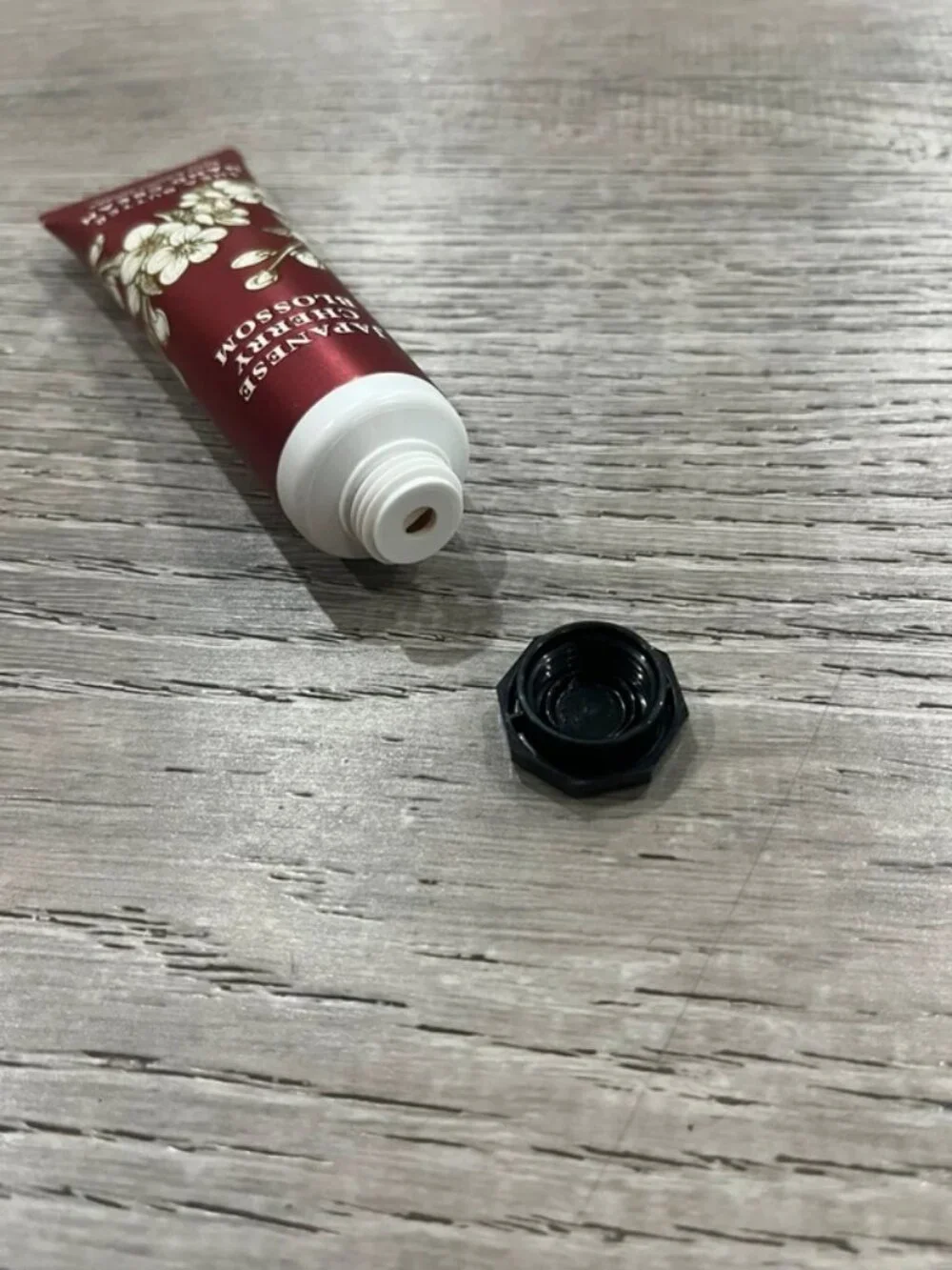 Bath and Body Works Hand Cream (Japanese Cherry Blossom)